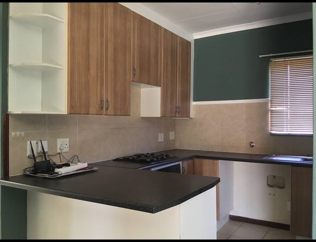 2 BEDROOM APARTMENT RENTED IN MOOIKLOOF RIDGE